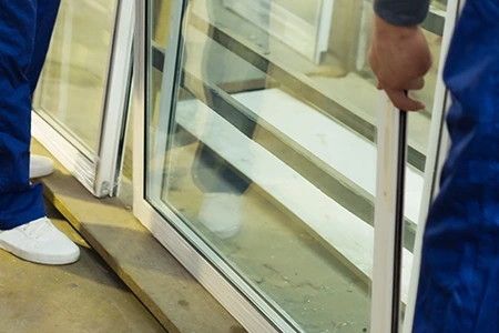 Commercial Glass Repair Technician in Seminole, FL